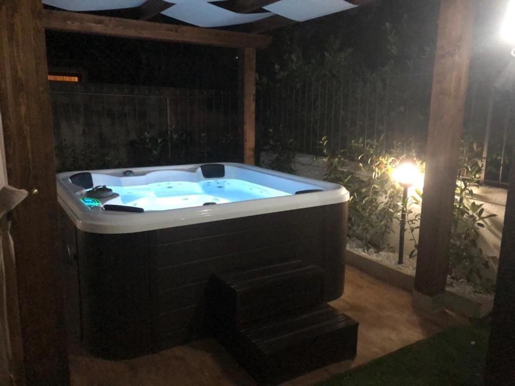 Ercole With Jacuzzi Pool